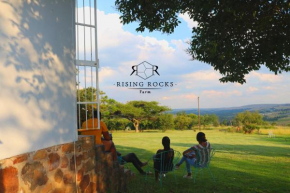 Relaxing Mountain FarmStay w hikes, boma, pool
